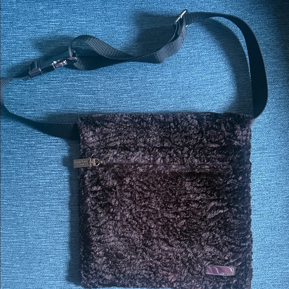 Mondani Women's Black waist Fur Bag.